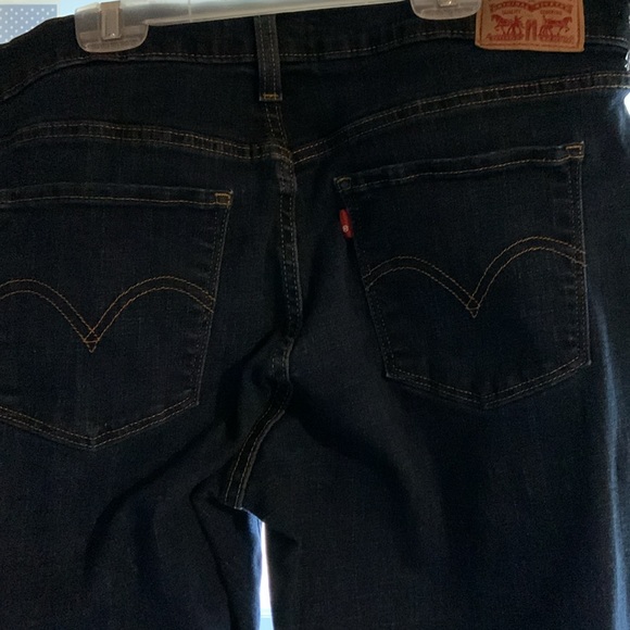Levis - Picture 3 of 3